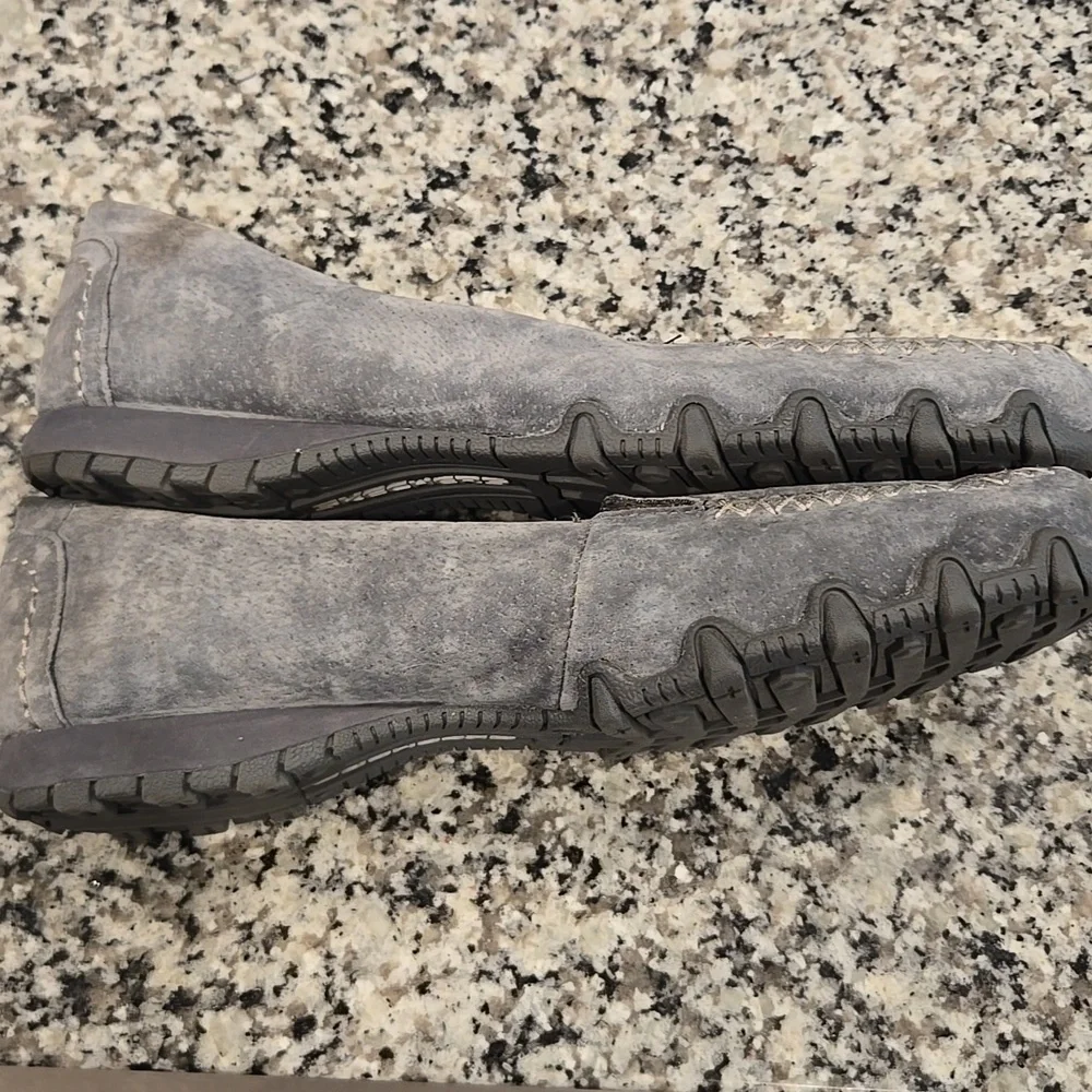 SKECHERS BIKERS TRAFFIC CASUAL WALKING SNEAKERS. SIZE 10. GREY.